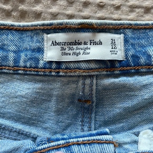 Abercrombie & Fitch “The 90s Straight Ultra High Rise” jeans - Picture 5 of 5